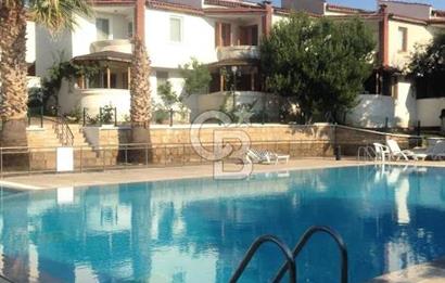 ARTUR SİTESİ'NE KOMŞU HAVUZLU SİTEDE SATILIK FIRSAT VİLLA