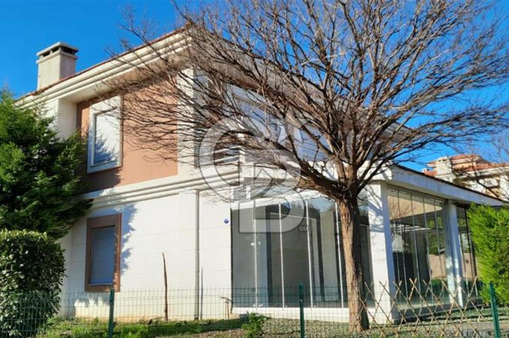 GÜZELBAHÇE GÖNEN ÇAMLIKÖY'DE DOĞA İÇİNDE KİRALIK MÜSTAKİL VİLLA