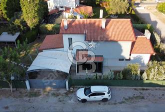 Urla Altınköy Sitesinde Satılık 5+1 Müstakil Dubleks Villa
