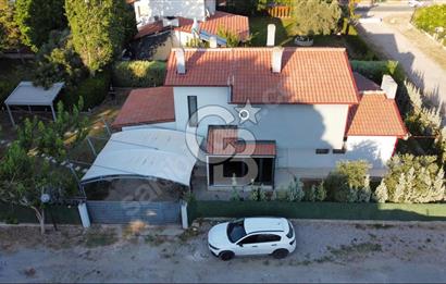 Urla Altınköy Sitesinde Satılık 5+1 Müstakil Dubleks Villa