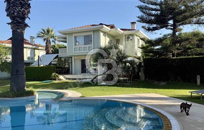 Çeşme Mamurbaba’da Site İçinde 5+1 Tam Müstakil Villa
