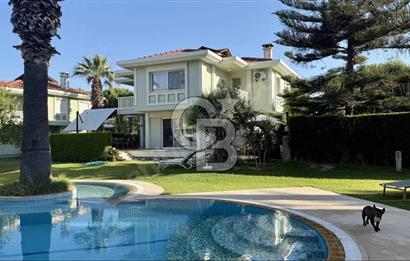 Çeşme Mamurbaba’da Site İçinde 5+1 Tam Müstakil Villa
