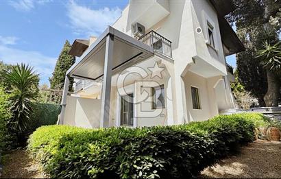 Çeşme Ardıç’ta Çok Özel Konumda Satılık 4+1 Villa