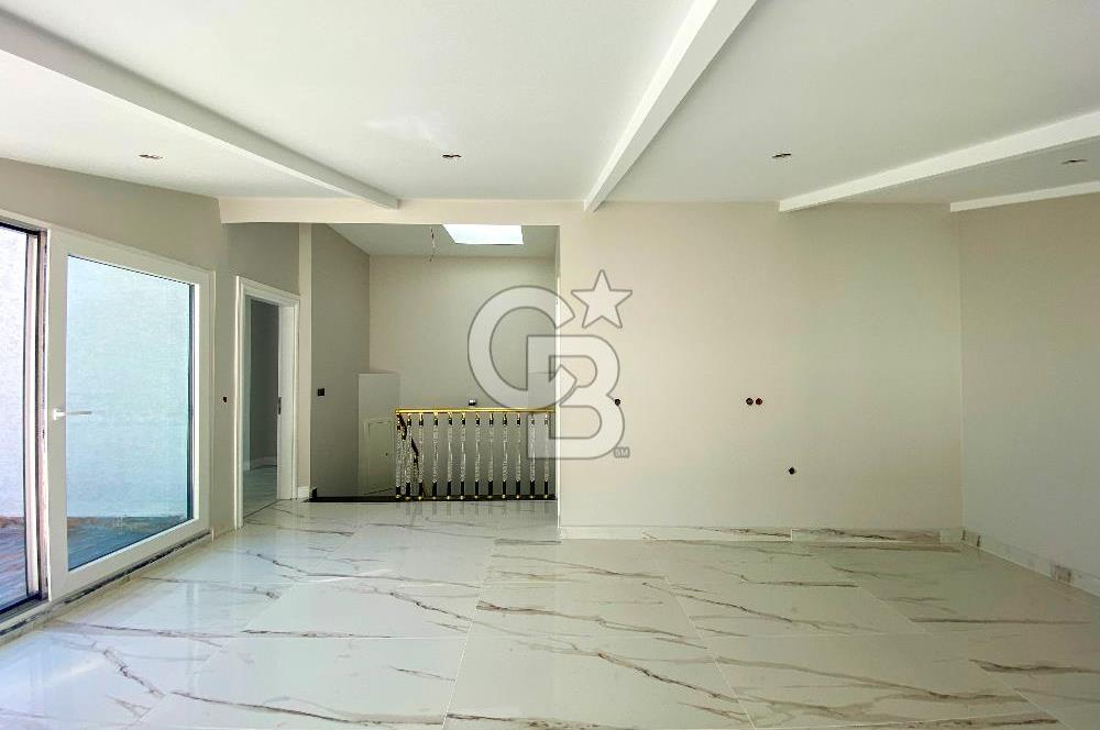 KARTAL ŞEHR-İ DENİZ SİTESİNDE SATILIK ULUDAĞ MANZARALI 11+2 LÜKS VİLLA