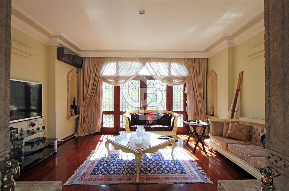 URLA İSKELE DE 800 M2 KAPALI ALAN MALİKANE VE 14.000 M2 ARAZİ