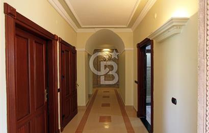 URLA İSKELE DE 800 M2 KAPALI ALAN MALİKANE VE 14.000 M2 ARAZİ