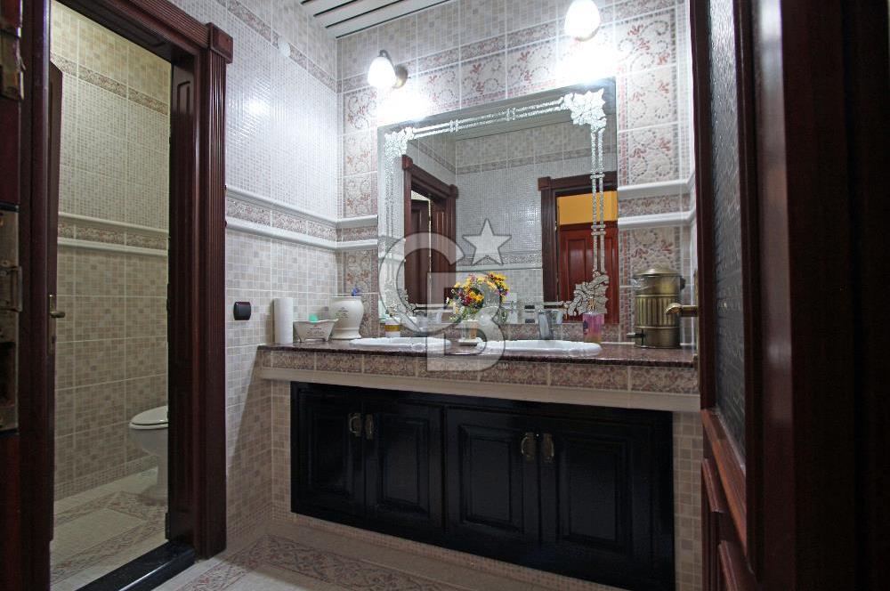 URLA İSKELE DE 800 M2 KAPALI ALAN MALİKANE VE 14.000 M2 ARAZİ