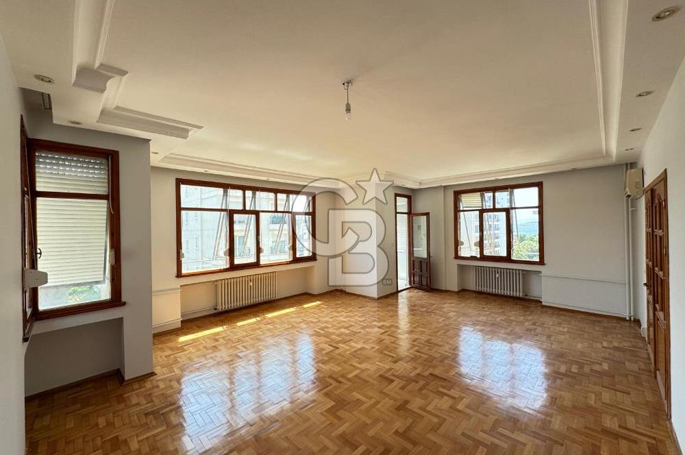 KADIKÖY CADDEBOSTAN MAH. KİRALIK 3+1 İÇİ YENİLENMİS DAİRE
