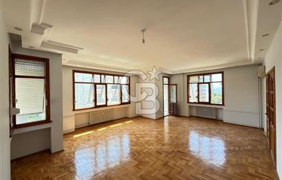 KADIKÖY CADDEBOSTAN MAH. KİRALIK 3+1 İÇİ YENİLENMİS DAİRE