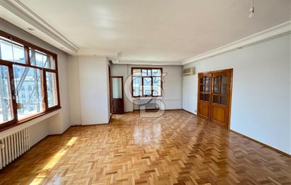 KADIKÖY CADDEBOSTAN MAH. KİRALIK 3+1 İÇİ YENİLENMİS DAİRE