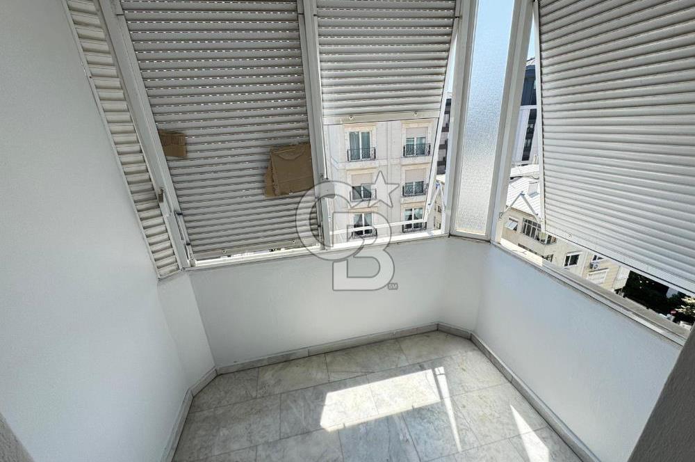 KADIKÖY CADDEBOSTAN MAH. KİRALIK 3+1 İÇİ YENİLENMİS DAİRE