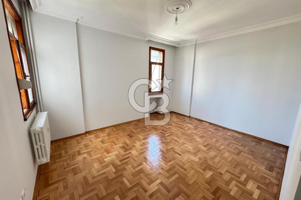 KADIKÖY CADDEBOSTAN MAH. KİRALIK 3+1 İÇİ YENİLENMİS DAİRE