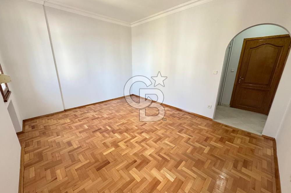 KADIKÖY CADDEBOSTAN MAH. KİRALIK 3+1 İÇİ YENİLENMİS DAİRE