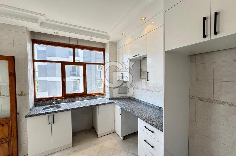 KADIKÖY CADDEBOSTAN MAH. KİRALIK 3+1 İÇİ YENİLENMİS DAİRE