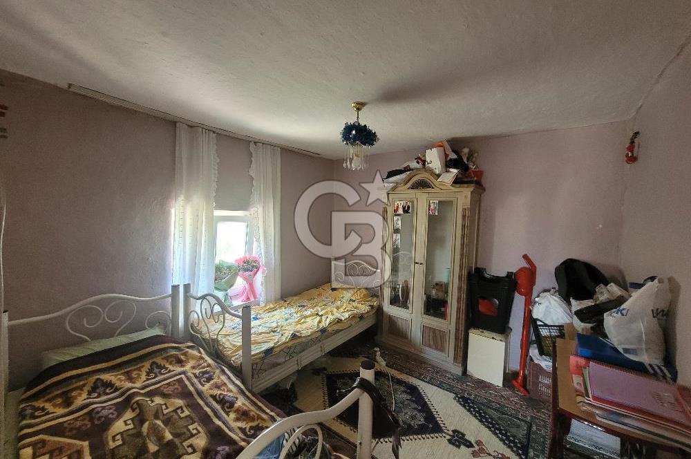 Satılık Müstakil Ev ve Arsa