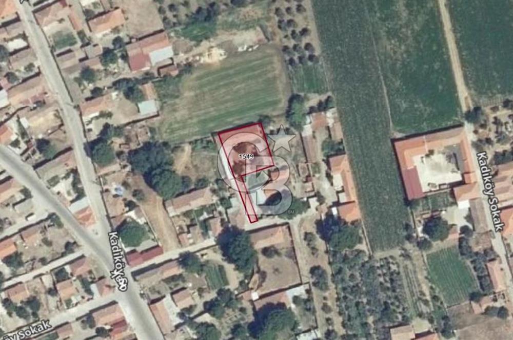 BERGAMA KADIKÖY'DE 656 M2 İÇİNDE 2 EV BULUNAN KÖYİÇİ BAHÇE