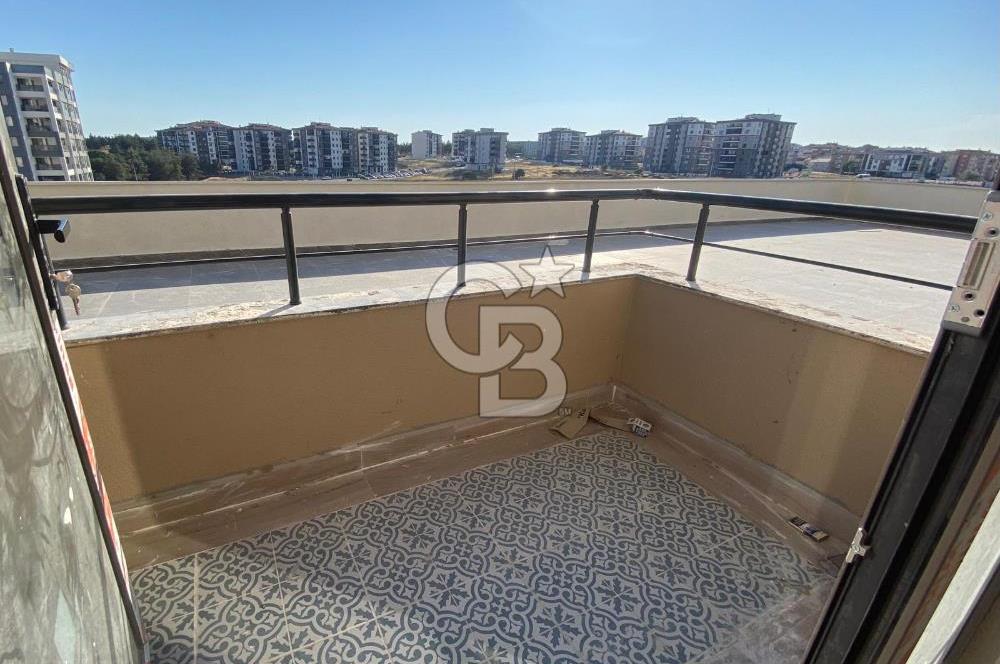 ÇANAKKALE MERKEZ KARACAÖREN 60 MT YOL ÜZERİNDE 1+1 SIFIR DAİRE!