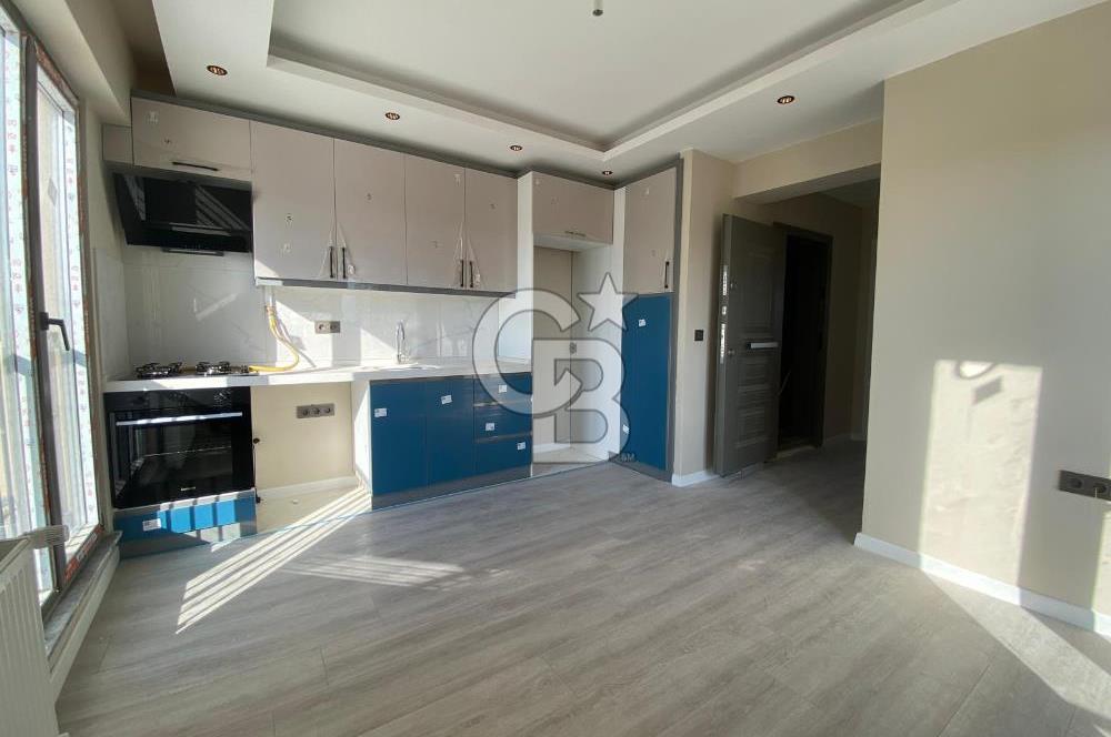 ÇANAKKALE MERKEZ KARACAÖREN 60 MT YOL ÜZERİNDE 1+1 SIFIR DAİRE!