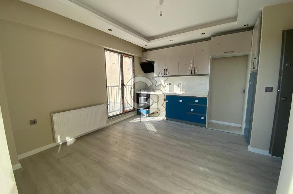 ÇANAKKALE MERKEZ KARACAÖREN 60 MT YOL ÜZERİNDE 1+1 SIFIR DAİRE!