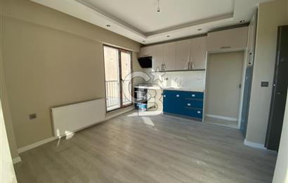 ÇANAKKALE MERKEZ KARACAÖREN 60 MT YOL ÜZERİNDE 1+1 SIFIR DAİRE!