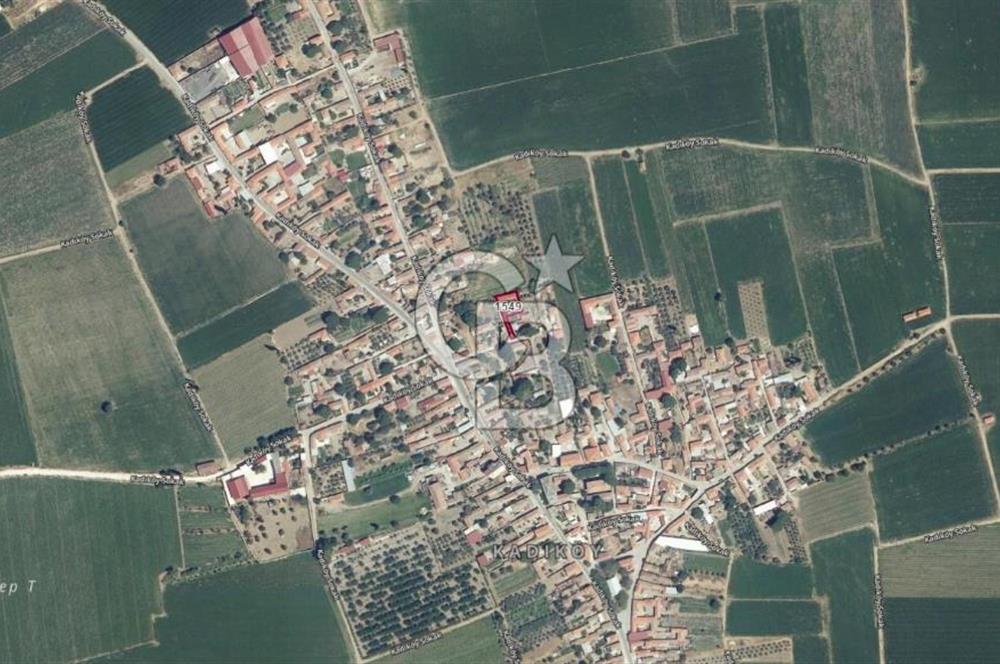 BERGAMA KADIKÖY'DE 656 M2 İÇİNDE 2 EV BULUNAN KÖYİÇİ BAHÇE