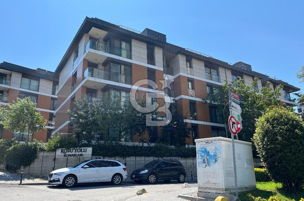 Acıbadem Koşuyolu Konaklarında Arakat Balkonlu Kiralık 3+1 Daire