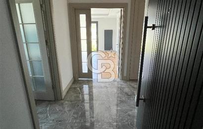 Acıbadem Koşuyolu Konaklarında Arakat Balkonlu Kiralık 3+1 Daire