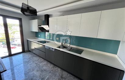Acıbadem Koşuyolu Konaklarında Arakat Balkonlu Kiralık 3+1 Daire
