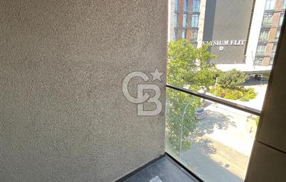 Acıbadem Koşuyolu Konaklarında Arakat Balkonlu Kiralık 3+1 Daire