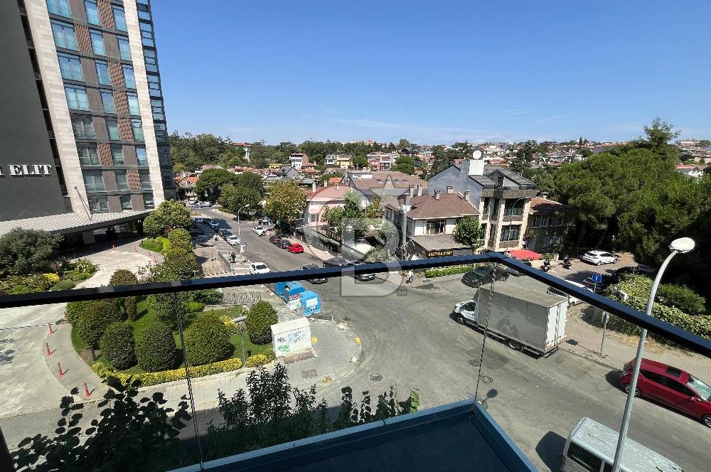 Acıbadem Koşuyolu Konaklarında Arakat Balkonlu Kiralık 3+1 Daire