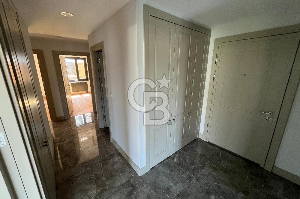 Acıbadem Koşuyolu Konaklarında Arakat Balkonlu Kiralık 3+1 Daire