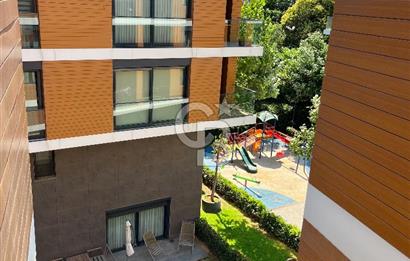 Acıbadem Koşuyolu Konaklarında Arakat Balkonlu Kiralık 3+1 Daire