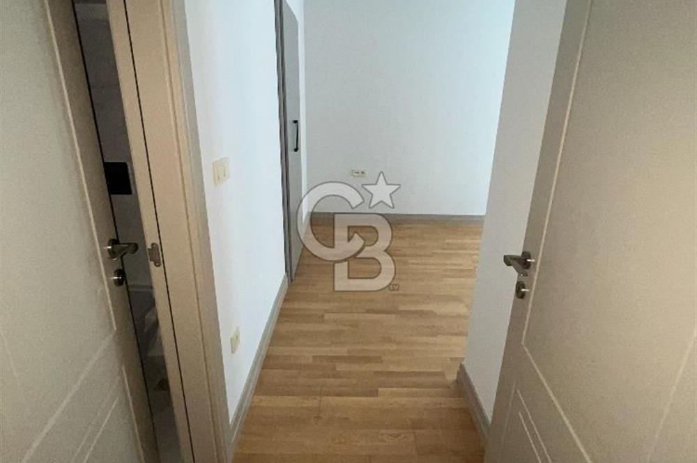 Acıbadem Koşuyolu Konaklarında Arakat Balkonlu Kiralık 3+1 Daire
