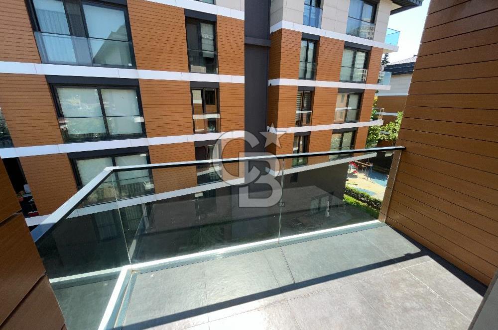 Acıbadem Koşuyolu Konaklarında Arakat Balkonlu Kiralık 3+1 Daire