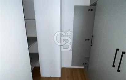 Acıbadem Koşuyolu Konaklarında Arakat Balkonlu Kiralık 3+1 Daire