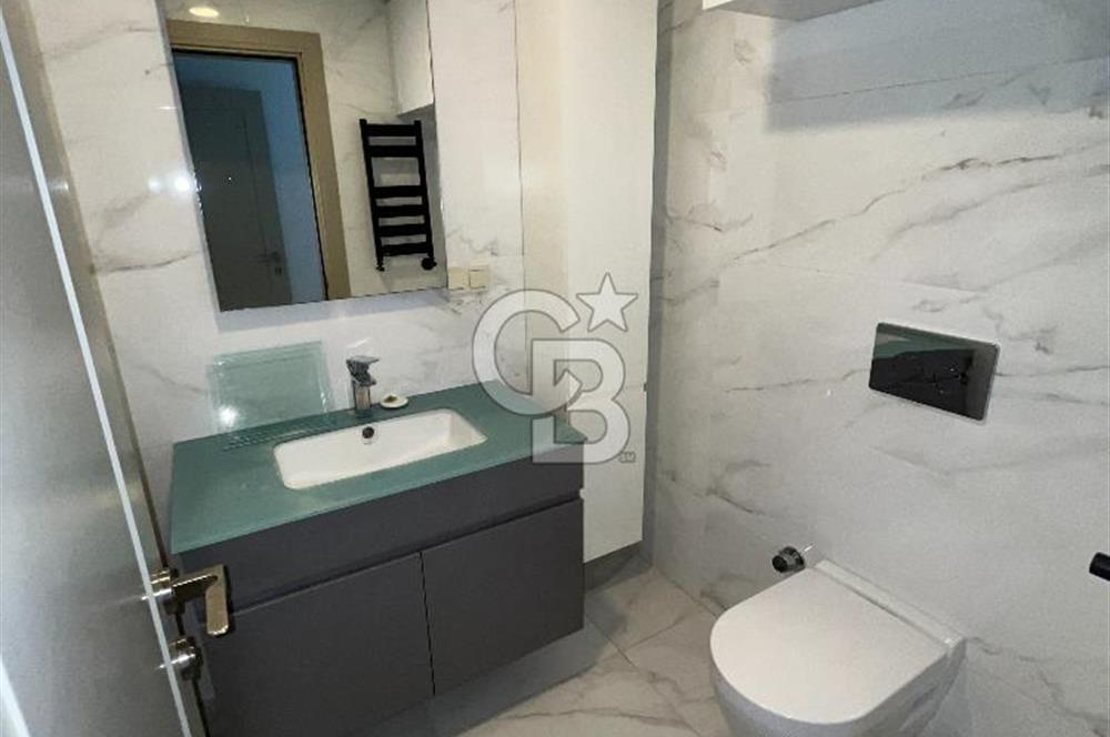 Acıbadem Koşuyolu Konaklarında Arakat Balkonlu Kiralık 3+1 Daire