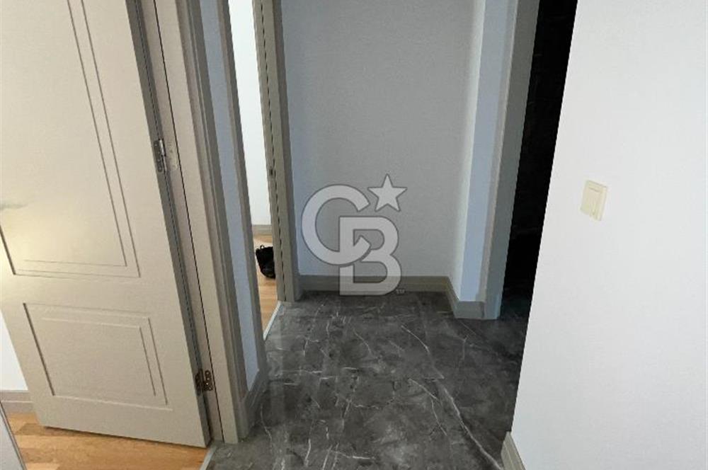 Acıbadem Koşuyolu Konaklarında Arakat Balkonlu Kiralık 3+1 Daire