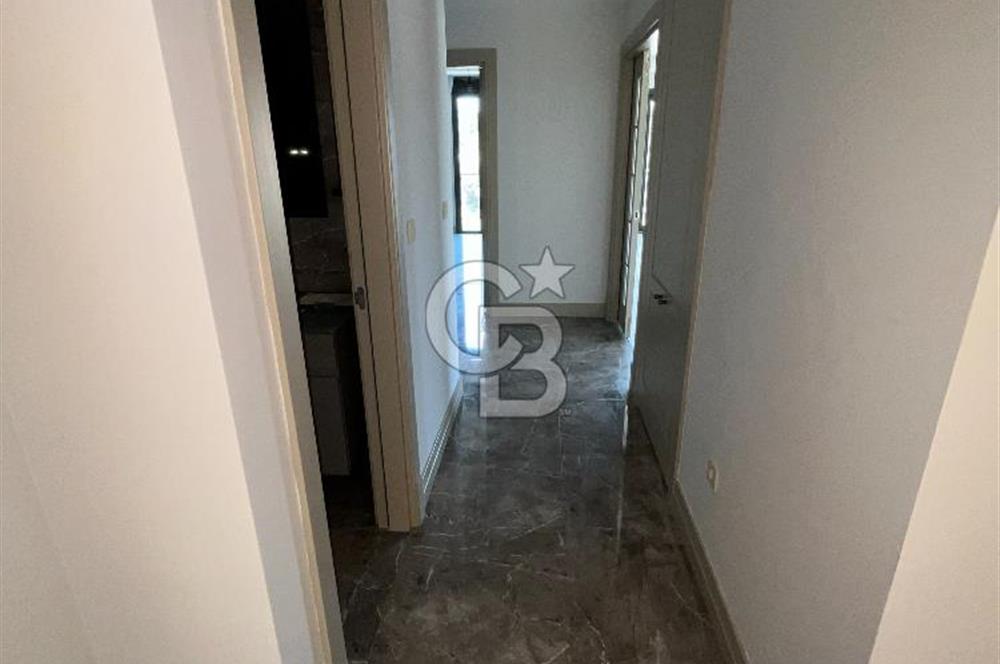 Acıbadem Koşuyolu Konaklarında Arakat Balkonlu Kiralık 3+1 Daire
