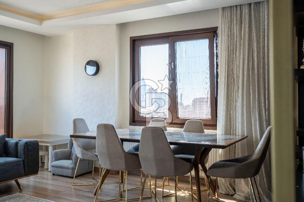 Sarı Gelin Sokak'ta Çift Girişli 3+2 Mobilyalı Teraslı Dubleks