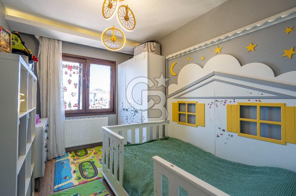 Sarı Gelin Sokak'ta Çift Girişli 3+2 Mobilyalı Teraslı Dubleks