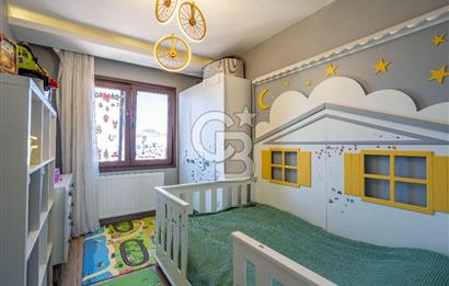 Sarı Gelin Sokak'ta Çift Girişli 3+2 Mobilyalı Teraslı Dubleks