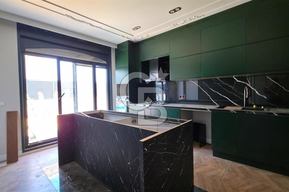 Kumburgaz Site içi Deniz Manzaralı Havuzlu Lüks Villa