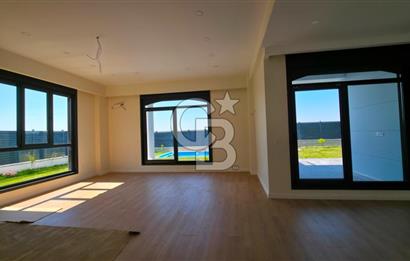 Kumburgaz Site içi Deniz Manzaralı Havuzlu Lüks Villa