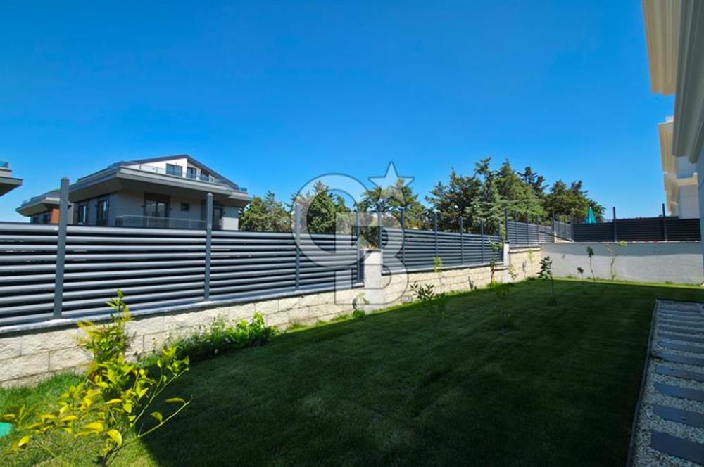 Kumburgaz Site içi Deniz Manzaralı Havuzlu Lüks Villa