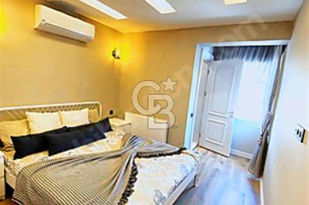 ALAÇATI'DA MÜSTAKİL HAVUZLU BAHÇELİ 4+1 LÜKS KİRALIK VİLLA