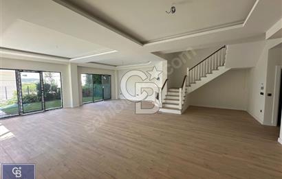 ÇEKMEKÖY HÜSEYİNLİ SİTE İÇİ HAVUZLU 5+1 SATILIK VİLLA