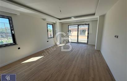 ÇEKMEKÖY HÜSEYİNLİ SİTE İÇİ HAVUZLU 5+1 SATILIK VİLLA