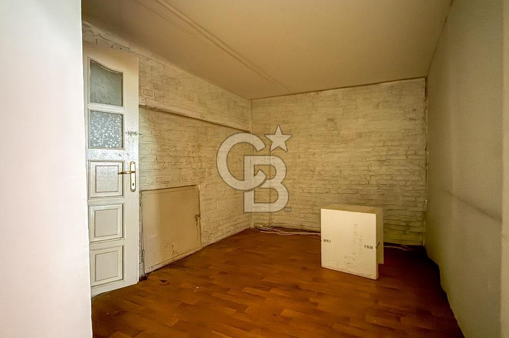 Kasımpaşa Kızılay Meydan Cepheli Asma Kat-Depolu Kiralık Dükkan