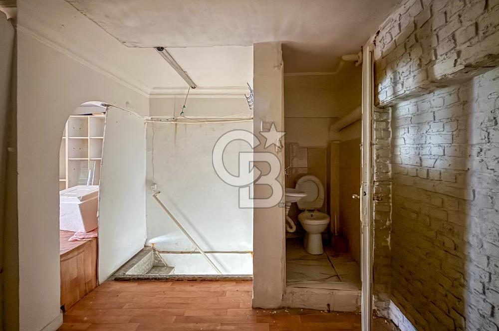 Kasımpaşa Kızılay Meydan Cepheli Asma Kat-Depolu Kiralık Dükkan