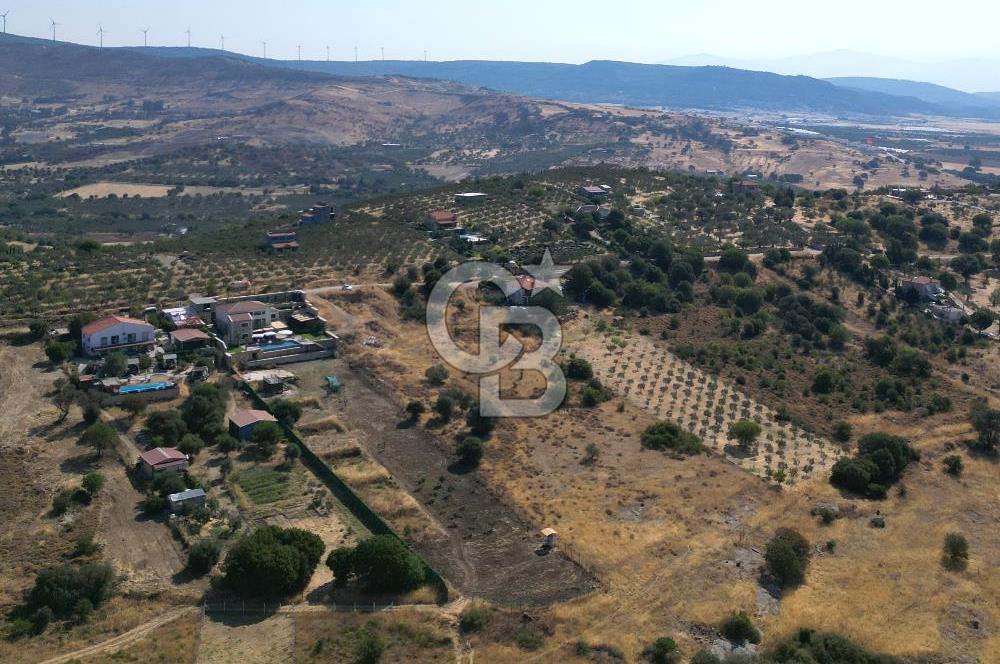 FOÇA YENİBAĞARASINDA DOĞA İÇİNDE SATILIK YAPI RUHSATLI ARSA